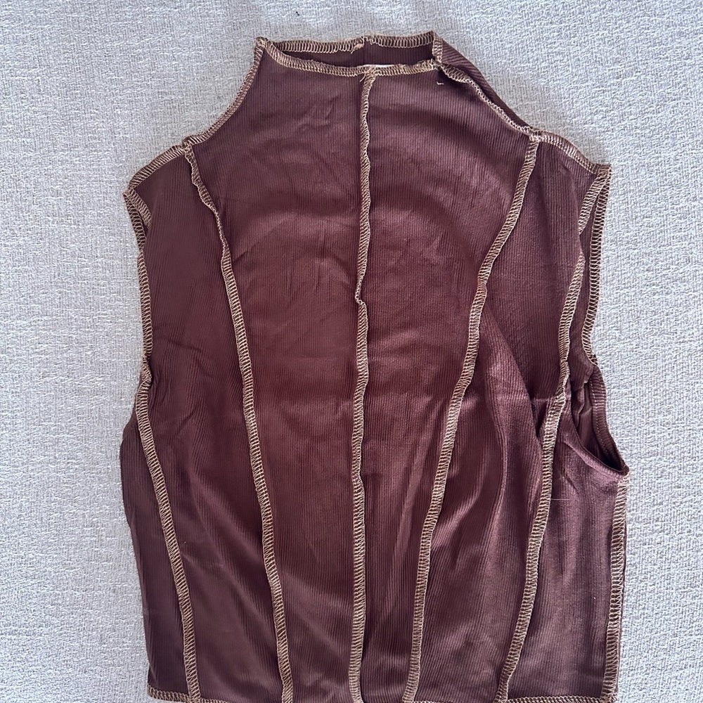 Mock neck stitched crop top